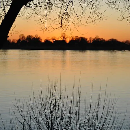 Hotel An Der Elbe 3*