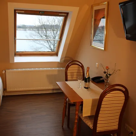 Achilleon Iii Гестхахт